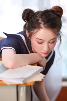 坐在办公椅上悄悄做的运动